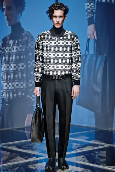 Look 5